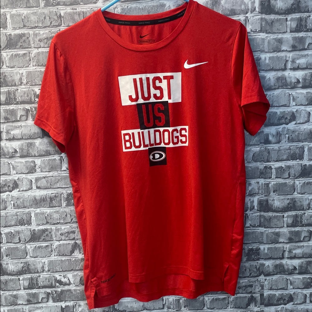 Georgia
Nike Red Just Us Bulldogs women Tee